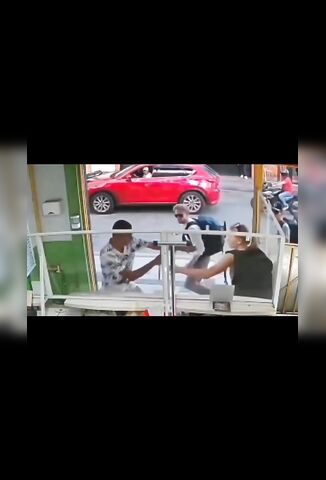 Man With A Large Knife Attempts To Rob A Female Tourist But He's Too Weak