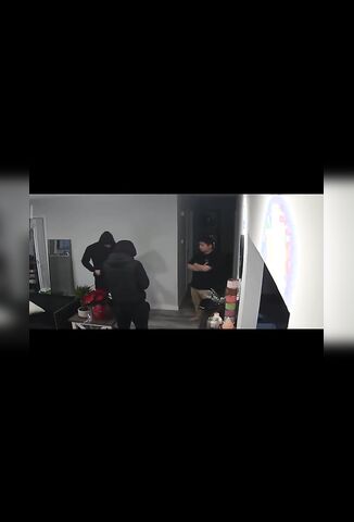 Attempted Robbery In A Mans Home Selling Goods On Facebook Marketplace