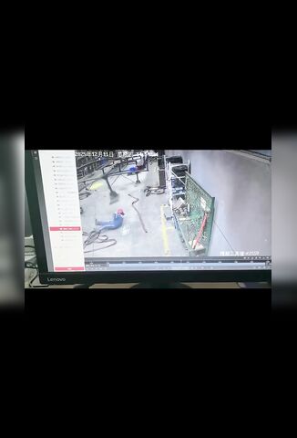 Steel Worker Gets Crushed By Falling Steelwork
