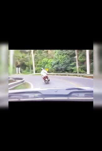 Couple On Vacation In Thailand Judge The Curve Wrong