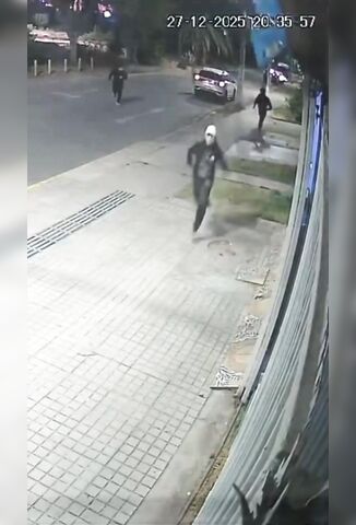 Three Robbers Picked On The Wrong Off Duty Cop