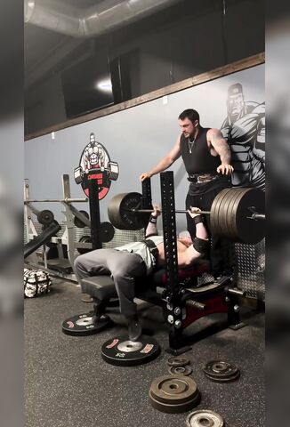 Lucky He Had Decent Spotters - 6 Plates Onto Your Neck Gotta Hurt