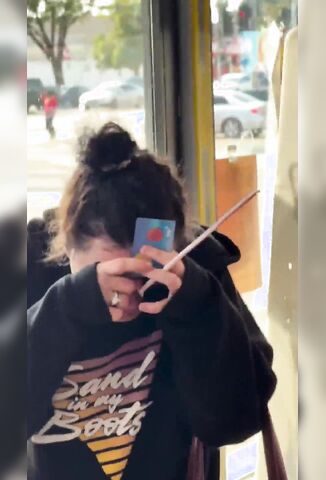 Store Clrk Locks In Thief And Pepper Sprays Her