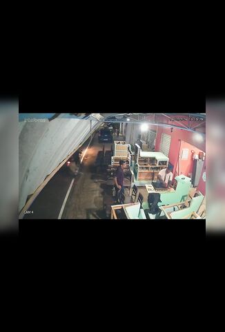 Hitman Casually Walks Up Behind His Target