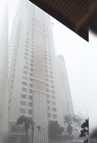 Window Cleaner Killed During Storm On High Rise
