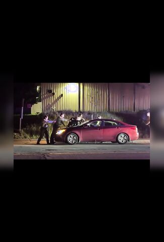 Police Empty Their Guns Into 33 Year Old Man During Traffic Stop