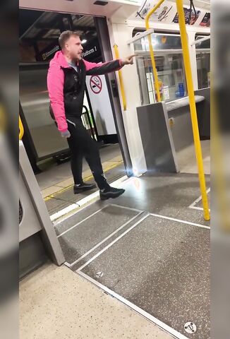 Angry British Saugsage