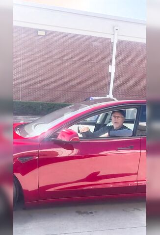 Angry Guy Spits On Her 4 Year Old Daughter