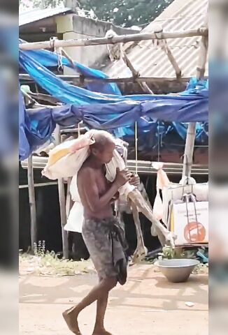 Dude Carries His Dead Sisters Corpse To Prove Her Death For $200